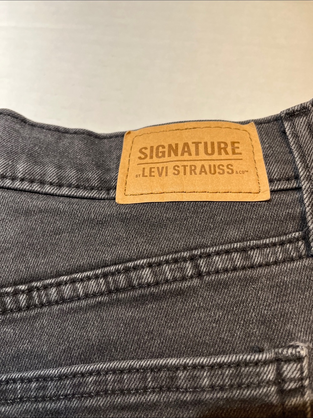 Levi's Black Frayed Hem High-Rise Denim Shorts - Picture 8 of 8